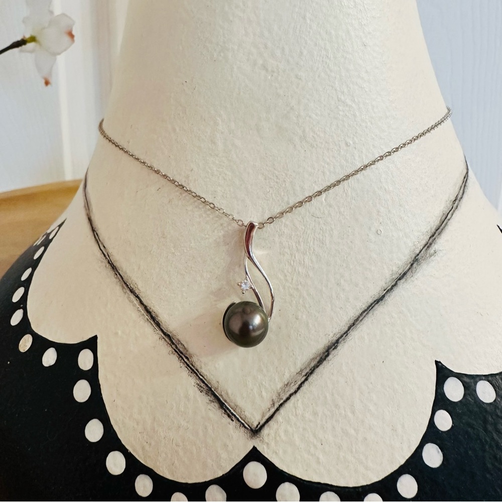 CHAULRI ~ Tahitian Black Pearl Pendant w/Small Diamond Sterling Silver - Picture 6 of 8